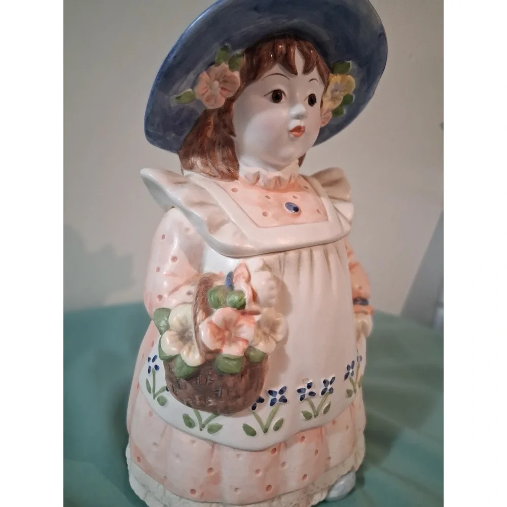 Takahashi VTG-1970 made in Japan Ceramic Girl Cookie Jar ceramic RARE glass eyes